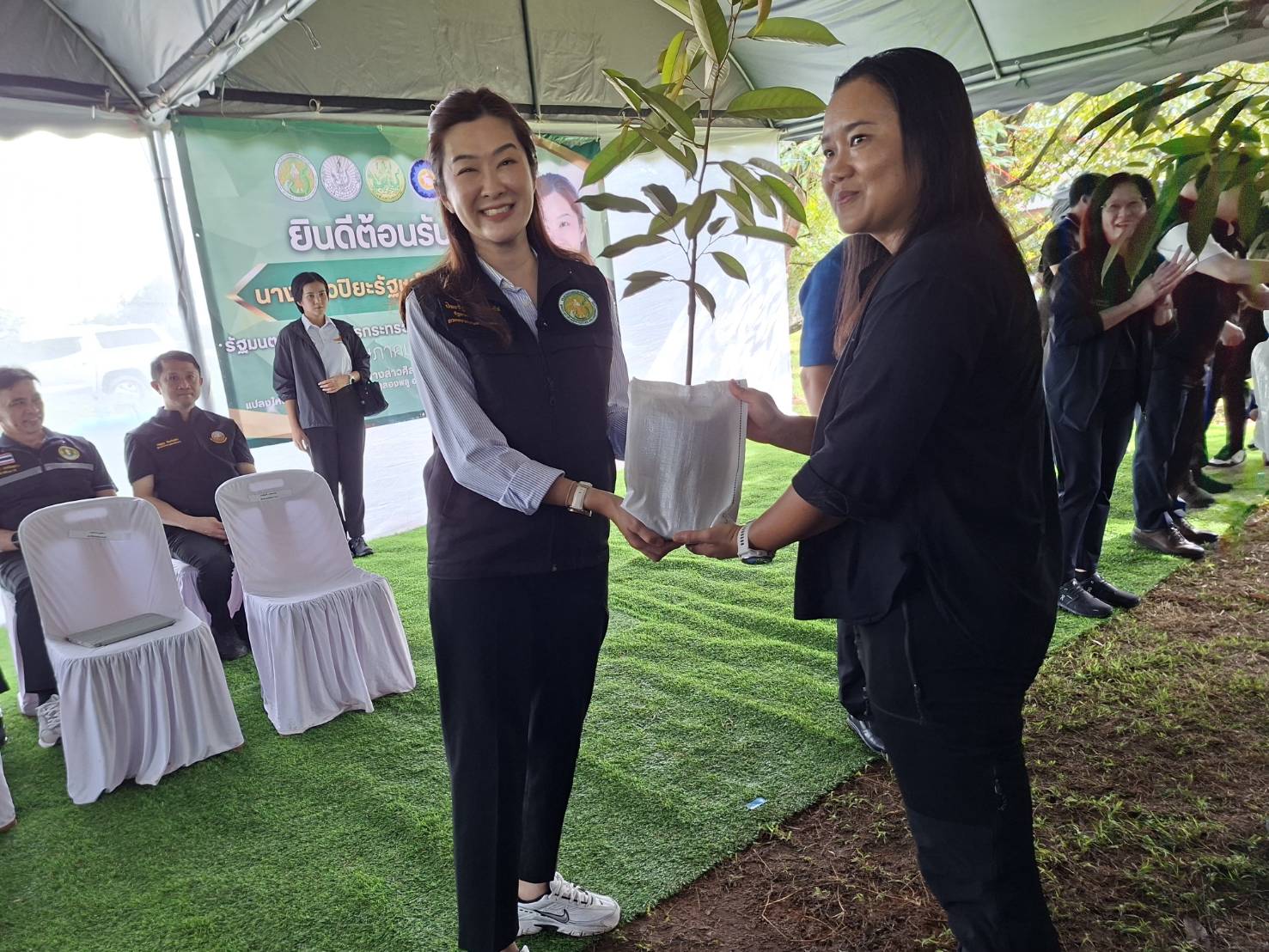 title - ส.ป.ก. ร่วมติดตามรัฐมนตรีช่วยว่าการกระทรวงเกษตรและสหกรณ์ (นางสาวปิยะรัฐชย์ ติยะไพรัช) ลงพื้นที่ตรวจราชการในพื้นที่จังหวัดจันทบุรี